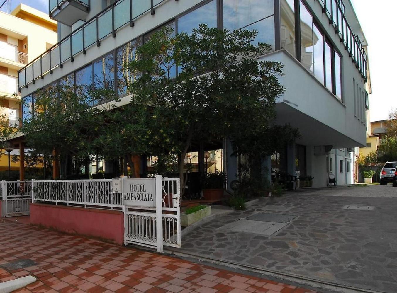 Hotel Ambasciata Cesenatico Exteriör bild