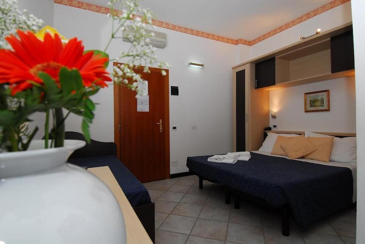Hotel Ambasciata Cesenatico Exteriör bild